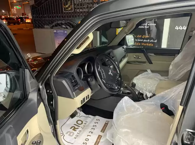 مستعملة Mitsubishi Pajero للبيع في الدوحة #5208 - 1  صورة 